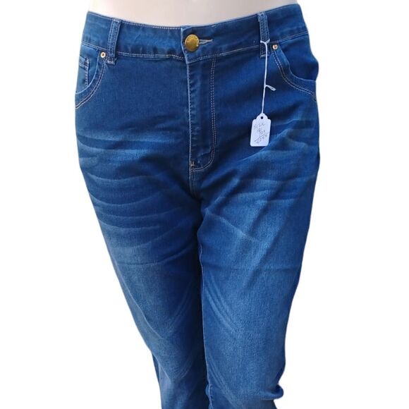 525522....VIP Crop Jeans Size 19/20 - Picture 1 of 5